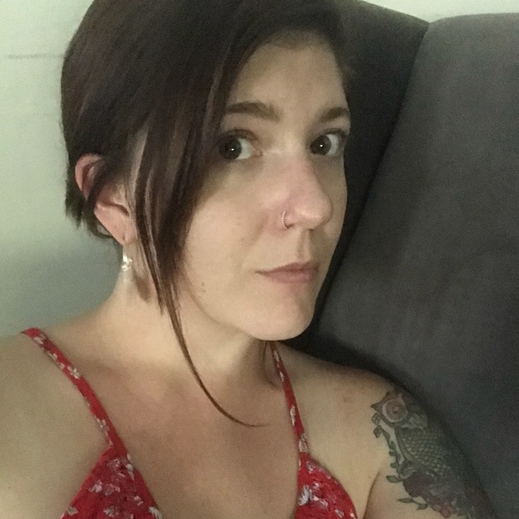 Meet your Posher, Olivia - Picture 1 of 1